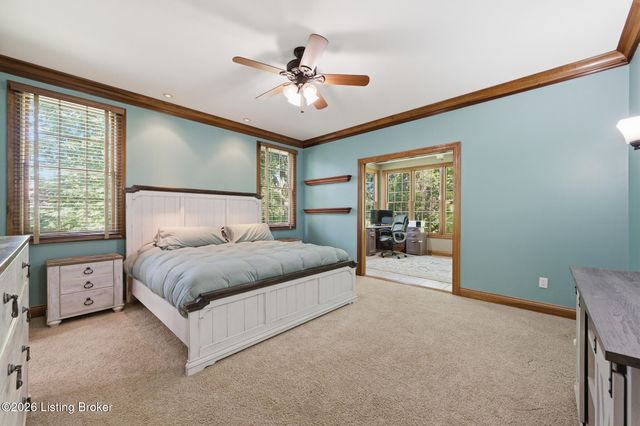 1502 Cowdrey Park Ln, Louisville, KY 40245