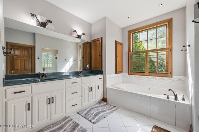 1502 Cowdrey Park Ln, Louisville, KY 40245