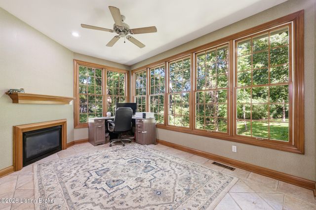 1502 Cowdrey Park Ln, Louisville, KY 40245