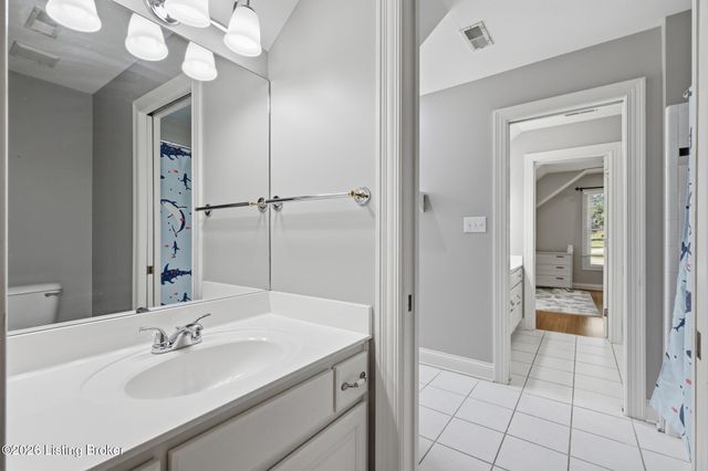 1502 Cowdrey Park Ln, Louisville, KY 40245