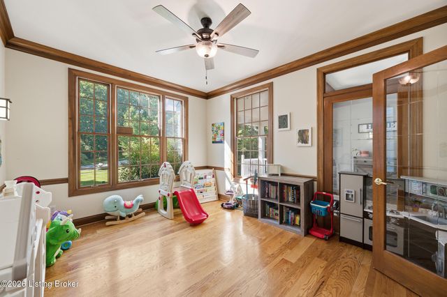 1502 Cowdrey Park Ln, Louisville, KY 40245