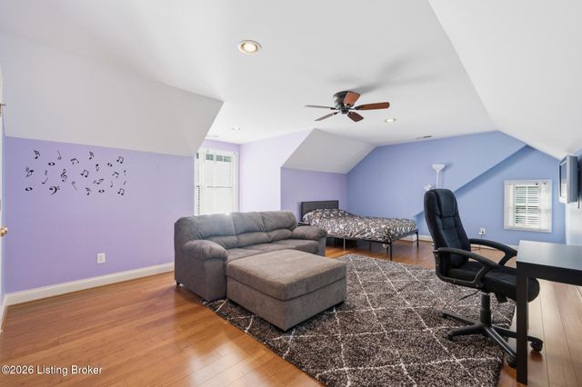 1502 Cowdrey Park Ln, Louisville, KY 40245