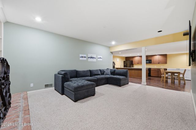 1502 Cowdrey Park Ln, Louisville, KY 40245