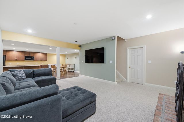 1502 Cowdrey Park Ln, Louisville, KY 40245