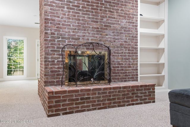 1502 Cowdrey Park Ln, Louisville, KY 40245