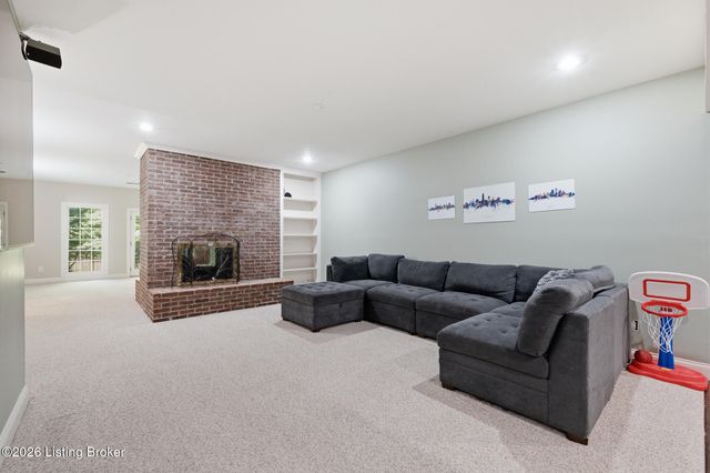 1502 Cowdrey Park Ln, Louisville, KY 40245