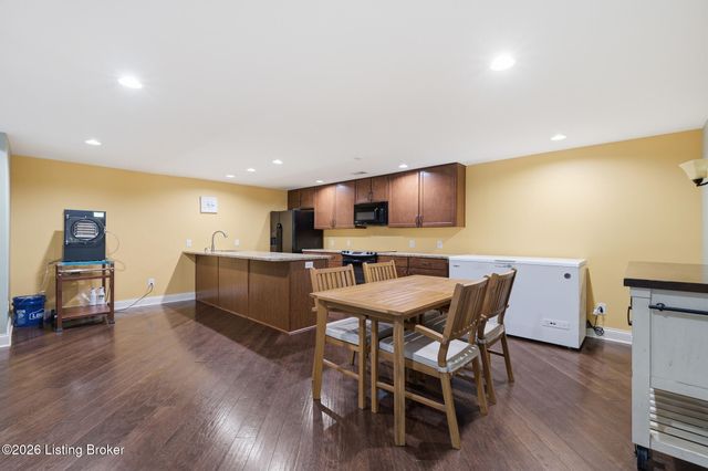 1502 Cowdrey Park Ln, Louisville, KY 40245