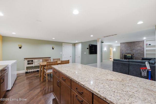 1502 Cowdrey Park Ln, Louisville, KY 40245