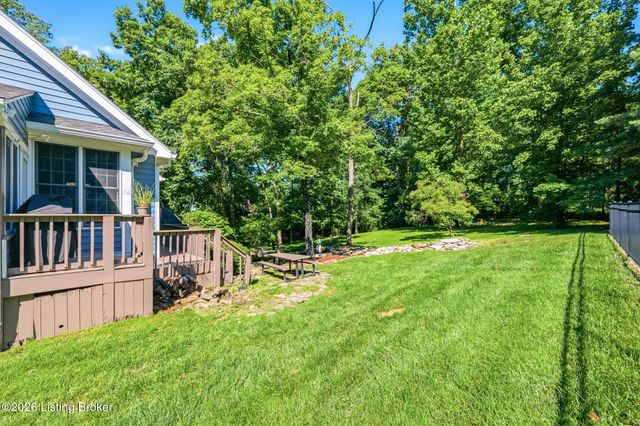 1502 Cowdrey Park Ln, Louisville, KY 40245