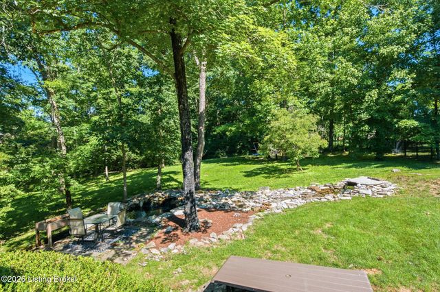 1502 Cowdrey Park Ln, Louisville, KY 40245
