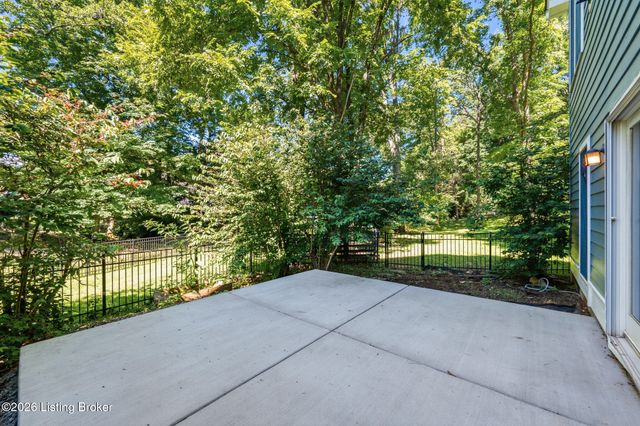 1502 Cowdrey Park Ln, Louisville, KY 40245