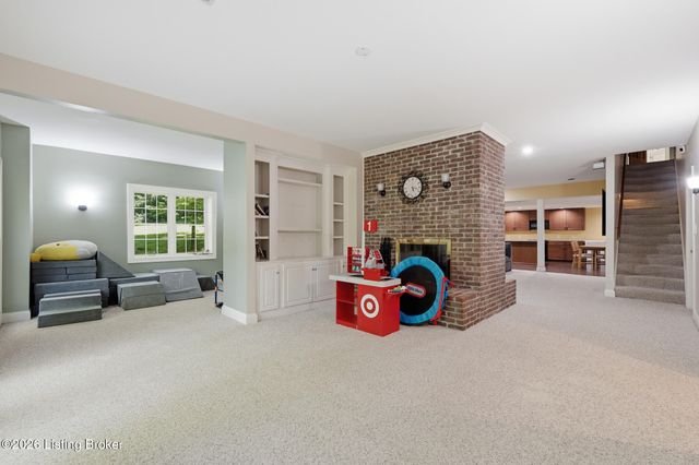 1502 Cowdrey Park Ln, Louisville, KY 40245