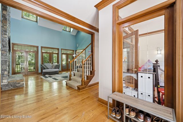 1502 Cowdrey Park Ln, Louisville, KY 40245
