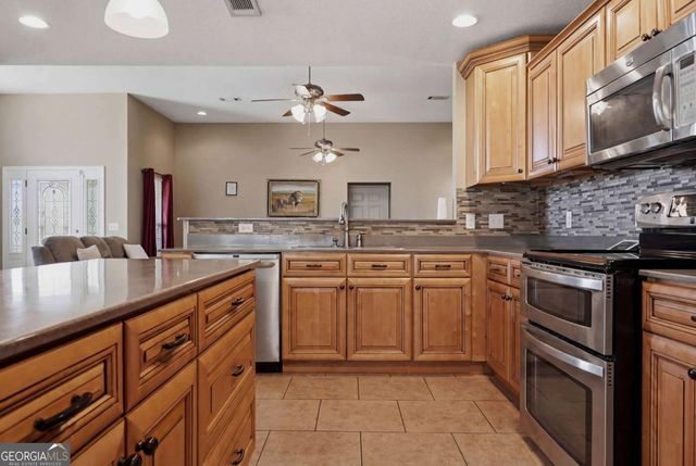112 Manor Drive, Fitzgerald, GA 31750