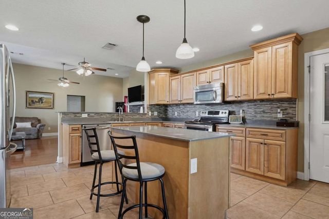 112 Manor Drive, Fitzgerald, GA 31750