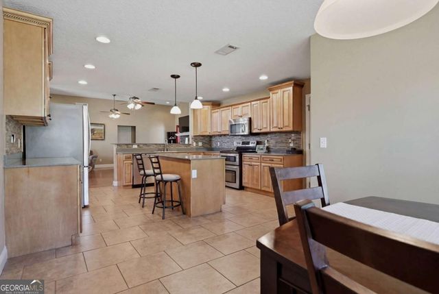 112 Manor Drive, Fitzgerald, GA 31750