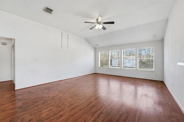 3901 22nd Street N, Texas City, TX 77590