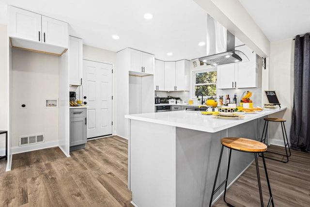 3206 Pine Springs Manor, Decatur, GA 30034