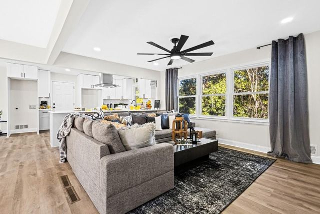 3206 Pine Springs Manor, Decatur, GA 30034