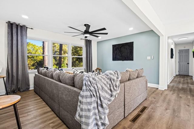 3206 Pine Springs Manor, Decatur, GA 30034