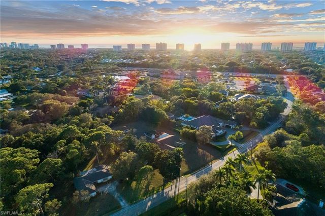 561 Ridge DR, Naples, FL 34108