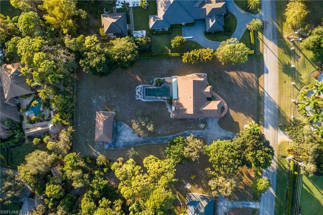 561 Ridge DR, Naples, FL 34108