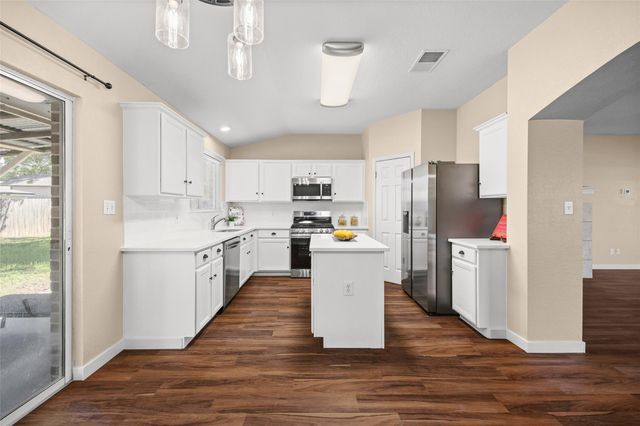 161 Britni LOOP, Kyle, TX 78640