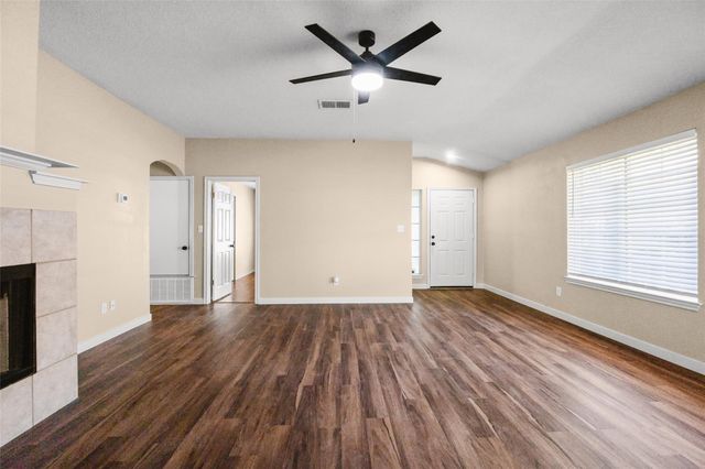 161 Britni LOOP, Kyle, TX 78640