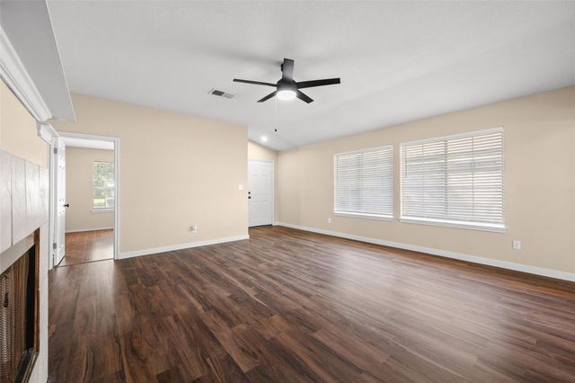 161 Britni LOOP, Kyle, TX 78640