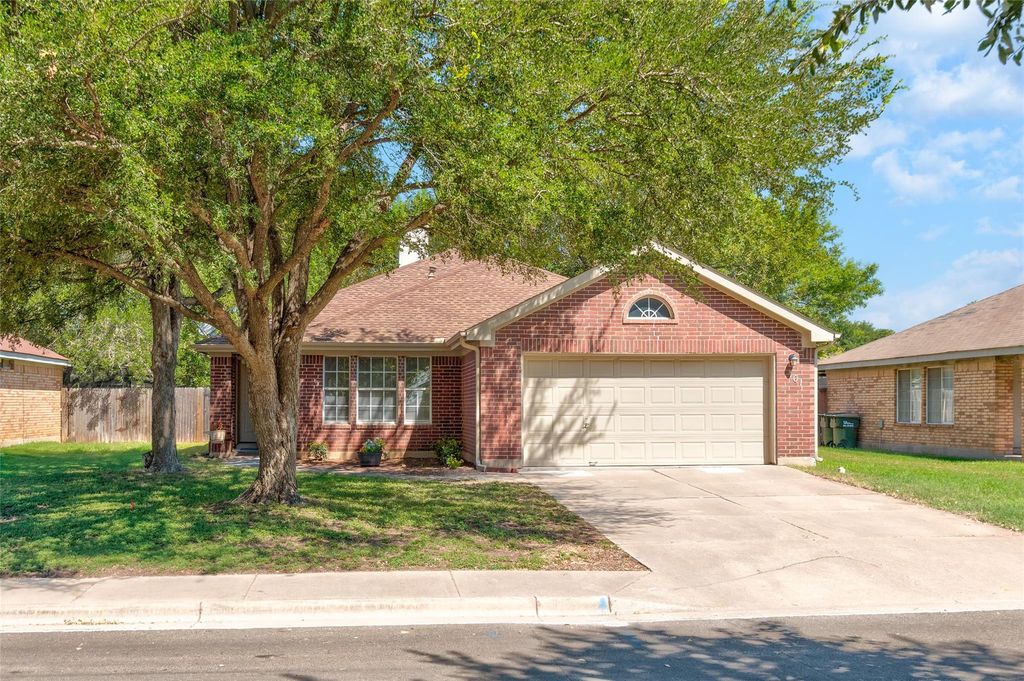 161 Britni LOOP, Kyle, TX 78640