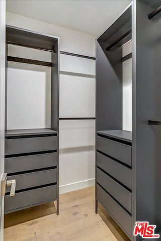 100 S Doheny Drive 813, Los Angeles, CA 90048