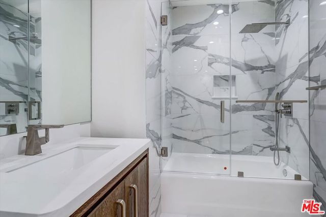 100 S Doheny Drive 813, Los Angeles, CA 90048