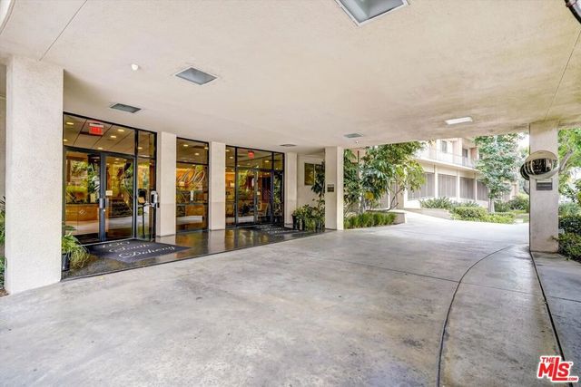 100 S Doheny Drive 813, Los Angeles, CA 90048