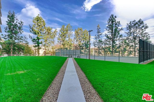 100 S Doheny Drive 813, Los Angeles, CA 90048