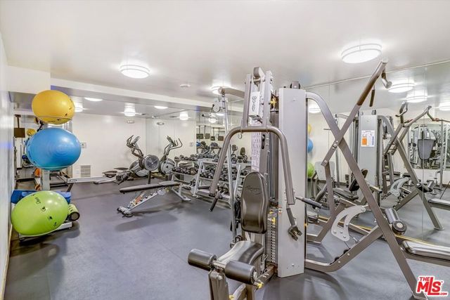 100 S Doheny Drive 813, Los Angeles, CA 90048