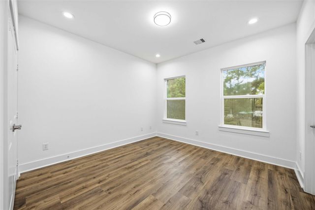 1106 Paul Quinn Street E, Houston, TX 77091