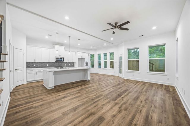 1106 Paul Quinn Street E, Houston, TX 77091