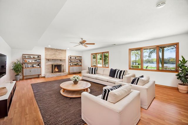 3542 Mississippi Drive NW, Coon Rapids, MN 55433
