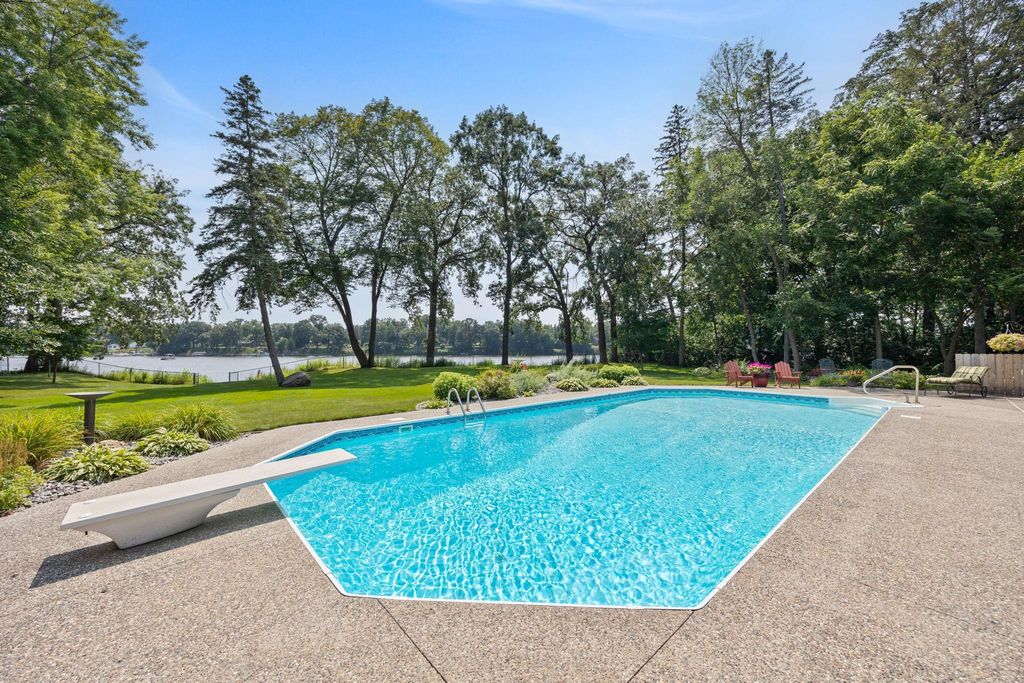 3542 Mississippi Drive NW, Coon Rapids, MN 55433