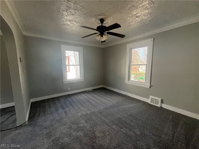 10914 Oliver Road, Cleveland, OH 44111