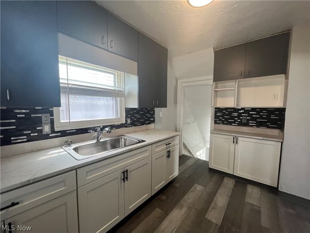 10914 Oliver Road, Cleveland, OH 44111