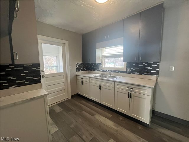 10914 Oliver Road, Cleveland, OH 44111