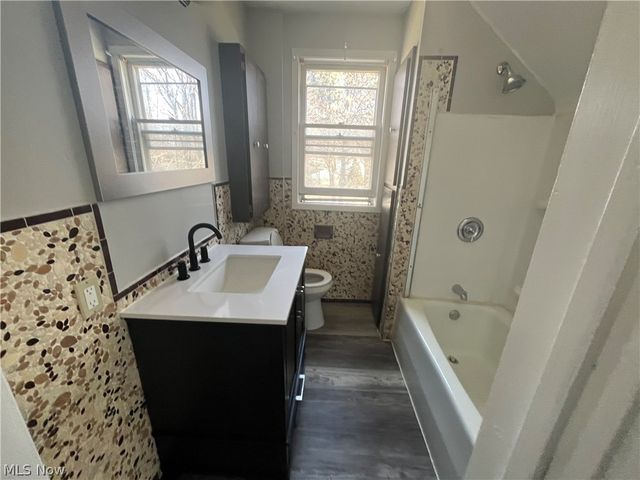 10914 Oliver Road, Cleveland, OH 44111