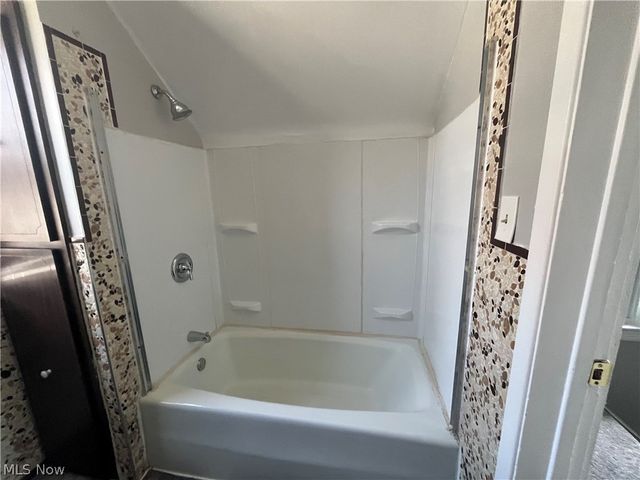 10914 Oliver Road, Cleveland, OH 44111