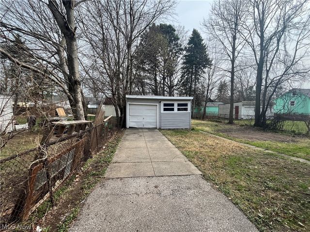 10914 Oliver Road, Cleveland, OH 44111