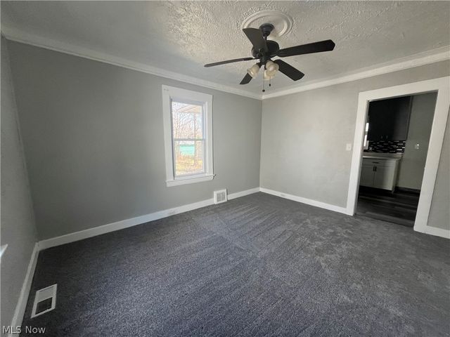 10914 Oliver Road, Cleveland, OH 44111