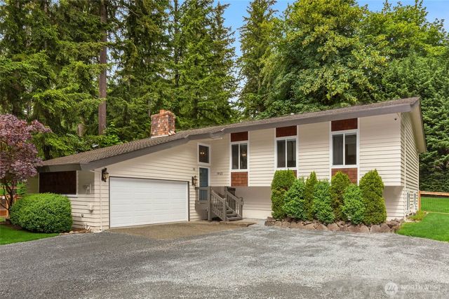 19122 181st Avenue NE, Woodinville, WA 98077