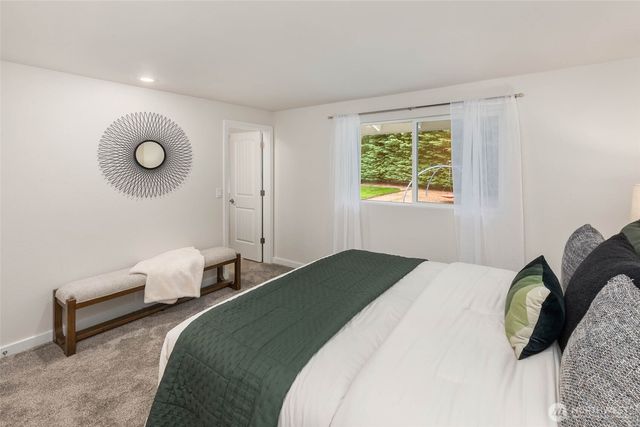 19122 181st Avenue NE, Woodinville, WA 98077