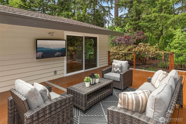 19122 181st Avenue NE, Woodinville, WA 98077