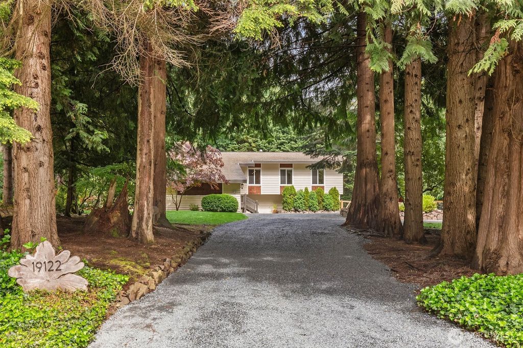 19122 181st Avenue NE, Woodinville, WA 98077
